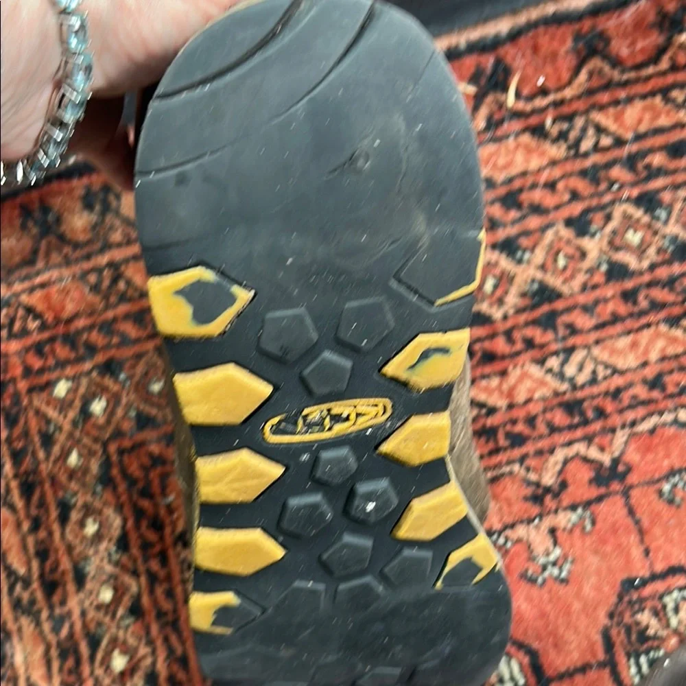 Keen Brown Hiking Boots Size 11 in Used Condition, but good for yard work!
